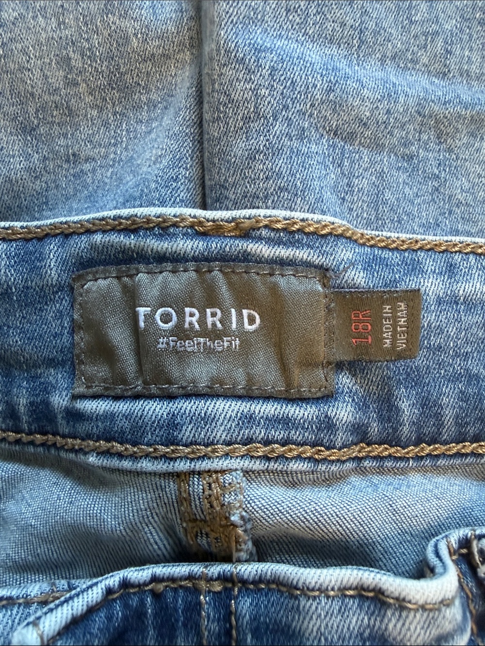 Torrid 18 Regular Light Acid Wash Denim Jogger Jeans - Picture 2 of 4